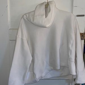Varley Pull over White sweater size M